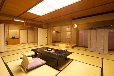 هتل Unzen Hanzuiryo By Onko Chishin