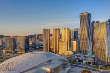 هتل Hilton Dalian