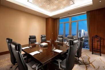 هتل Hilton Dalian