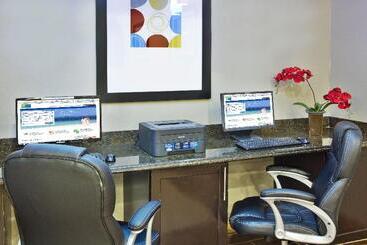 Holiday Inn Express Hotel & Suites Alvarado, An Ihg