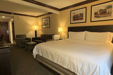 Holiday Inn Express Hotel & Suites Charleston Ashley Phosphate, An Ihg