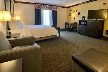 Holiday Inn Express Hotel & Suites Charleston Ashley Phosphate, An Ihg