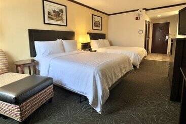 Holiday Inn Express Hotel & Suites Charleston Ashley Phosphate, An Ihg