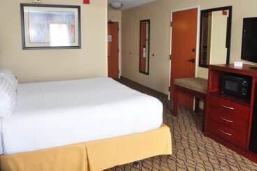 בית מלון כפרי Holiday Inn Express & Suites Lancaster By Ihg
