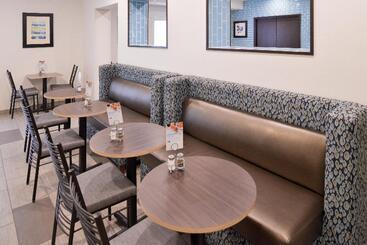 Holiday Inn Express Hotel & Suites Sioux Falls At Empire Mall, An Ihg