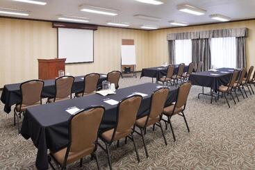 Holiday Inn Express Hotel & Suites Sioux Falls At Empire Mall, An Ihg