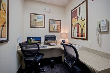 Holiday Inn Express Hotel & Suites Youngstown North Warren/niles, An Ihg