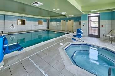 Holiday Inn Express Hotel & Suites Medford Central Point, An Ihg