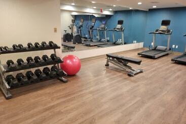 هتل Holiday Inn Express Maspeth, An Ihg