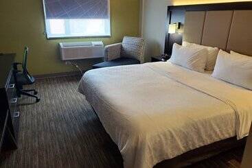 هتل Holiday Inn Express Maspeth, An Ihg