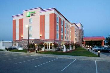 هتل Holiday Inn Express Tulsa South Bixby, An Ihg