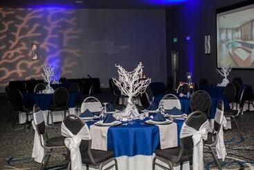 هتل Holiday Inn Longview   North, An Ihg
