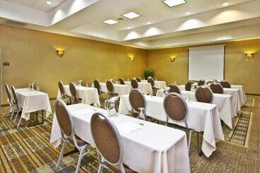 酒店 Holiday Inn & Suites Green Bay Stadium, An Ihg