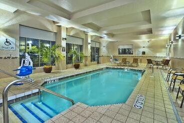 酒店 Holiday Inn & Suites Green Bay Stadium, An Ihg