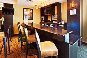 هتل Holiday Inn & Suites Stillwater University West, An Ihg