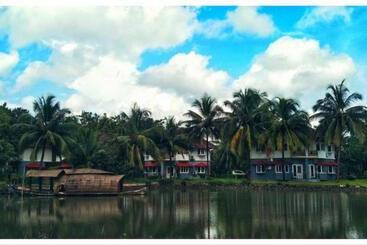هتل Kairali Heritage Resort