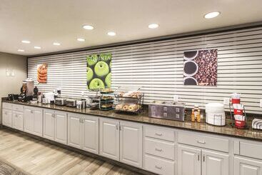هتل La Quinta By Wyndham Fargo Medical Center
