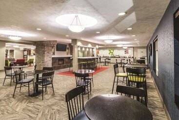 هتل La Quinta By Wyndham Fargo Medical Center