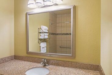 هتل La Quinta By Wyndham Ft. Worth   Forest Hill, Tx