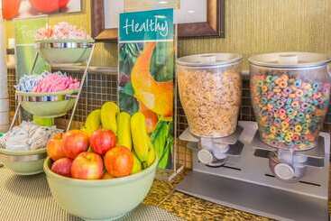 هتل Quality Inn Flamingo