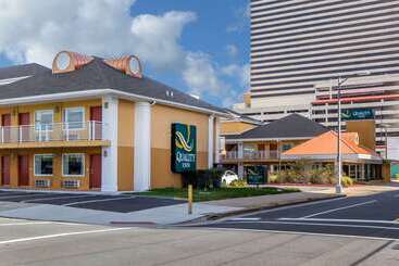 هتل Quality Inn Flamingo