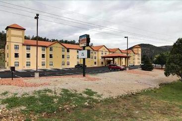 בית מלון כפרי Ruidoso Mountain Inn
