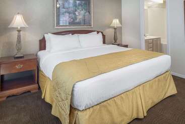 هتل The Suites At Fall Creek