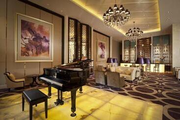 هتل Wanda Realm Langfang