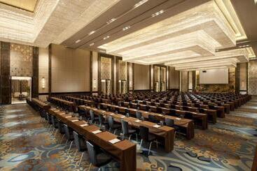 هتل Wanda Realm Langfang