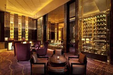هتل Wanda Realm Langfang