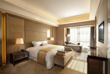 هتل Wanda Realm Langfang