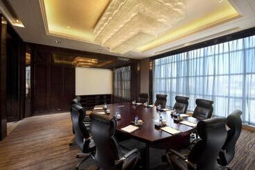 هتل Wanda Realm Langfang