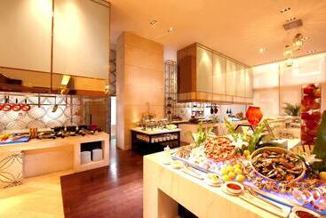 هتل Wanda Realm Langfang