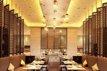 هتل Wanda Realm Langfang