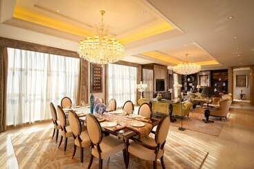 هتل Wanda Realm Langfang
