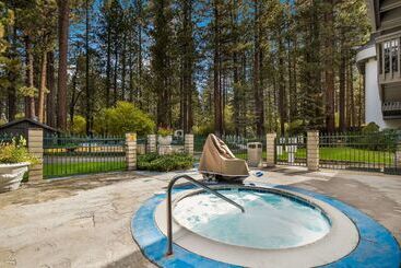 Chateau Big Bear Boutique Hotel, Bw Signature Collection
