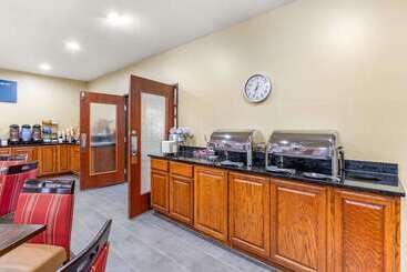 هتل Comfort Inn & Suites Davenport   Quad Cities