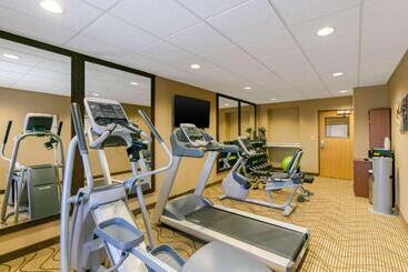 هتل Comfort Inn & Suites Near University Of Wyoming