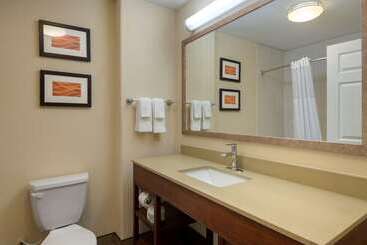 هتل Comfort Inn & Suites, Odessa I 20