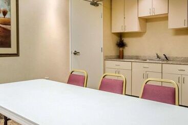 هتل Comfort Suites