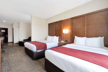 هتل Comfort Suites University