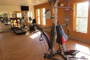 هتل Crown Choice Inn & Suites Lakeview And Waterpark