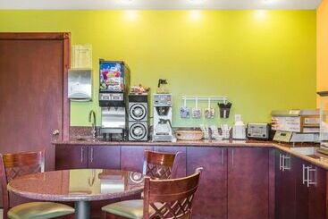 酒店 Econo Lodge Inn & Suites