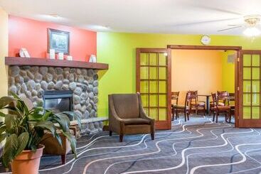 酒店 Econo Lodge Inn & Suites