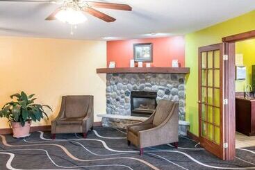 酒店 Econo Lodge Inn & Suites