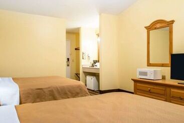 酒店 Econo Lodge Inn & Suites
