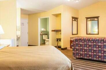 酒店 Econo Lodge Inn & Suites