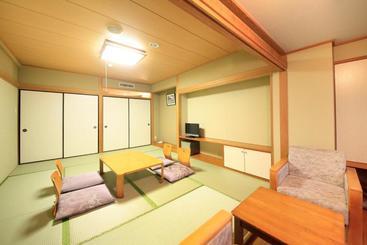 هتل Evergreen Fuji