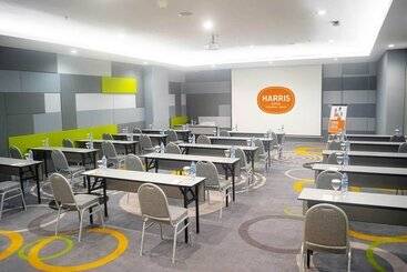 בית מלון כפרי Harris Suites Fx Sudirman