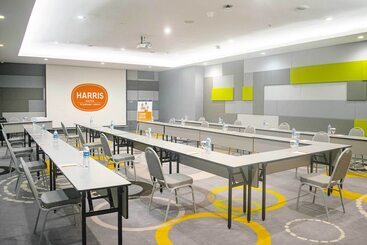 בית מלון כפרי Harris Suites Fx Sudirman